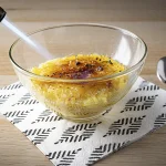 foto quemador quemando caramelo en postre